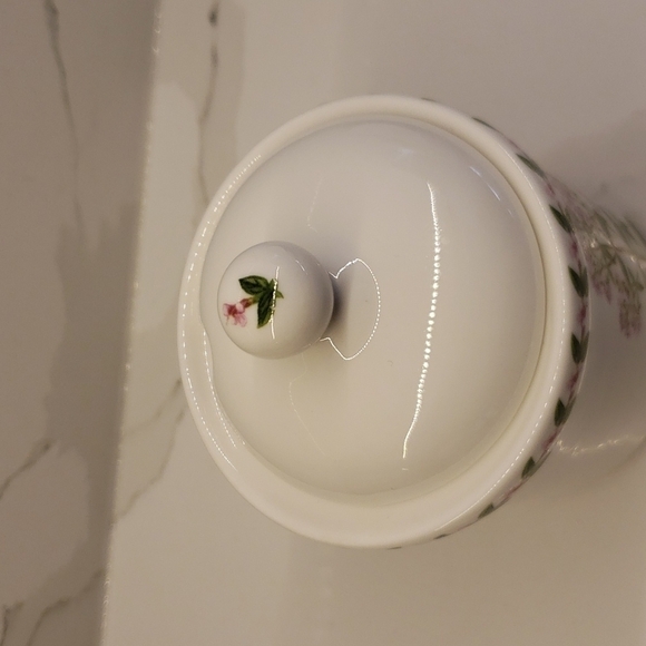 Maxwell & Williams porcelain Fragrant Garden Oregano container jar stor… - Picture 6 of 8